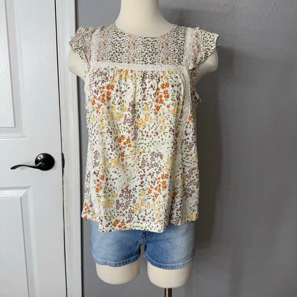 Juniors' Rewind Lace Trimmed Flutter Sleeve Crewneck Top, M - Picture 1 of 5